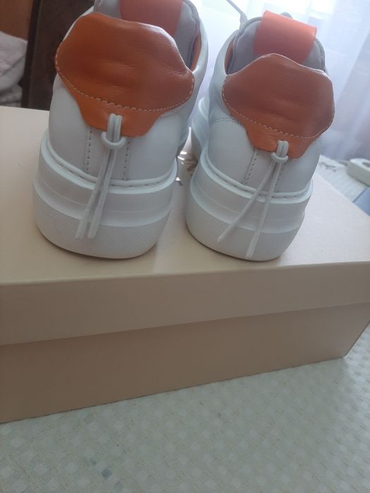 Кроссовки  кожанные