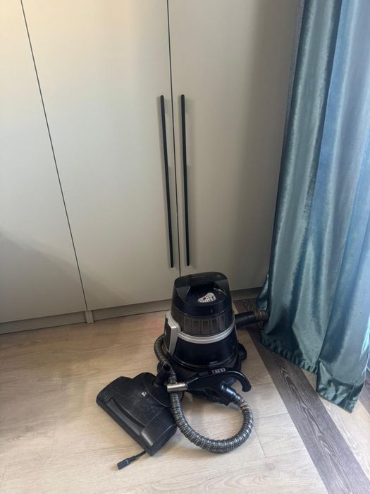 Продам пылесос Roboclean
