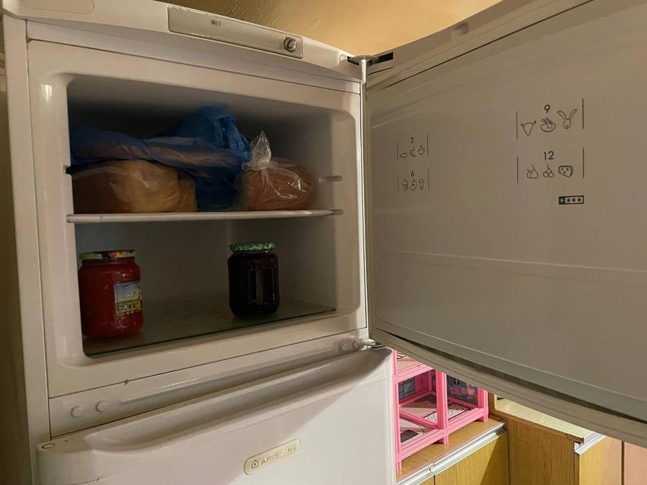 Холодильник белый