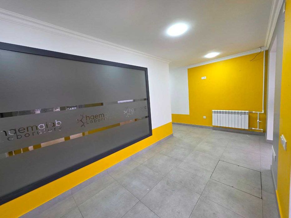 Сдается 67 кв м на первой линии (АС)