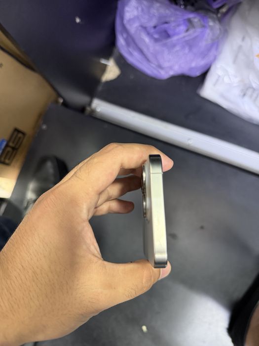 Iphone 15 pro  natural titanium 256