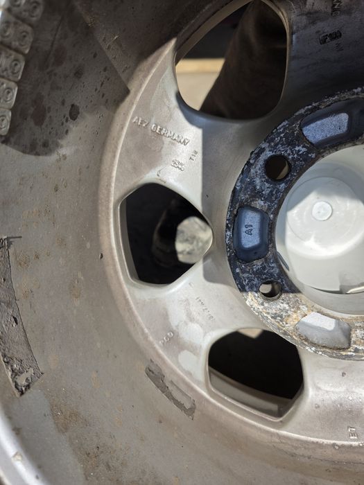 Джанти за сузуки AEZ с гуми 5х139.7 16 8J et0 215/70/16