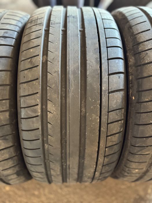 255/45/17 DUNLOP , set in stare foarte buna !