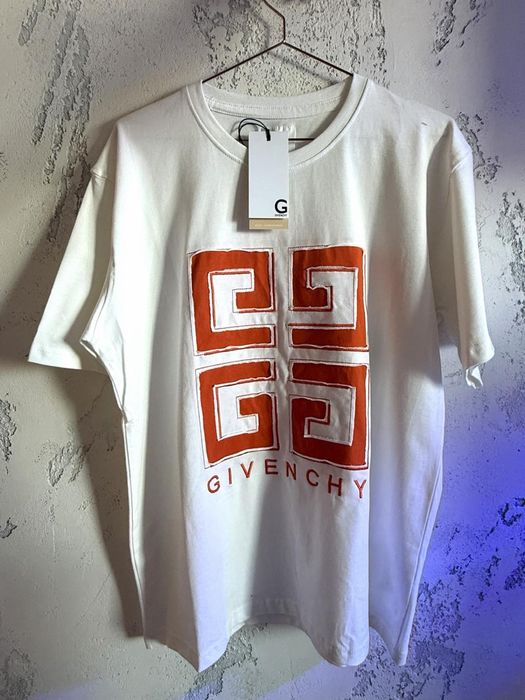 Тениска GIVENCHY