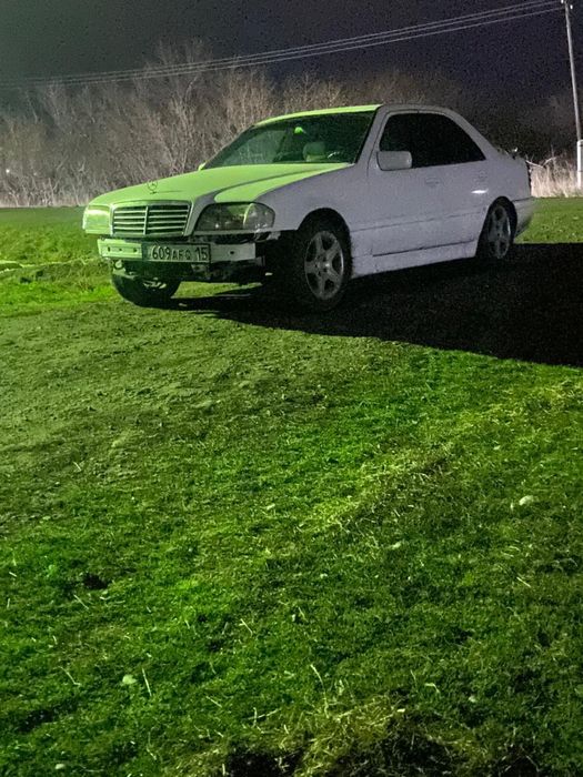 Мерседес w202 c 180