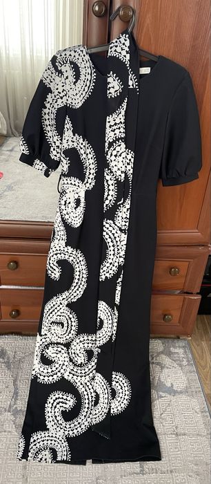 Платья вечерние.