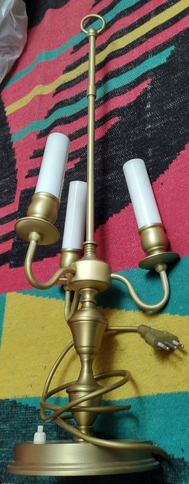 vând 2 veioze din bronz,fabricate in Italia