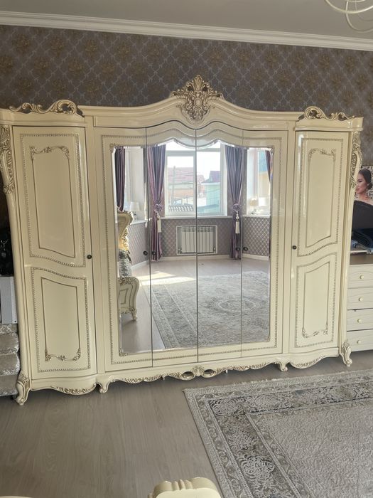 Спальный гарнитур