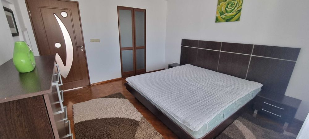 Inchiriez apartament cu 3 camere in Tudor complet mobilat si utilat