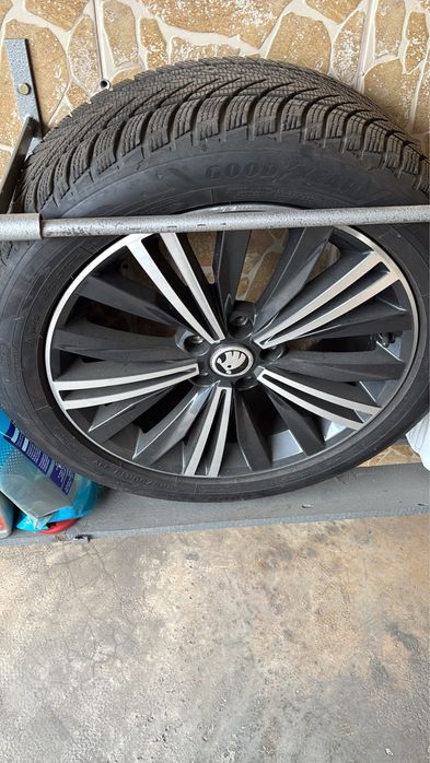 Set jante 18 inch originale Skoda kodiaq + anvelope de iarna  noi