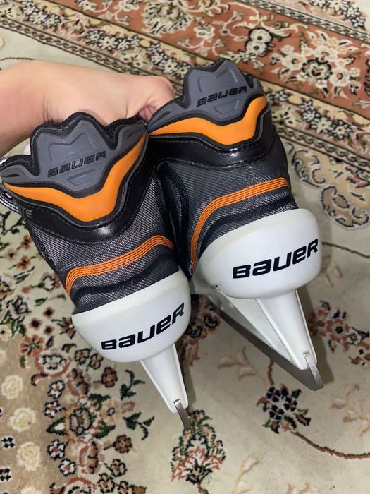 Bauer - хоккейные коньки