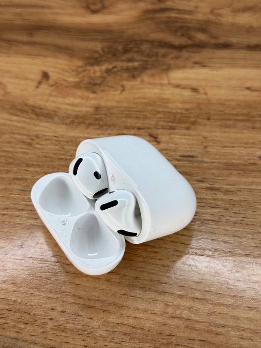 Наушники Airpods 4