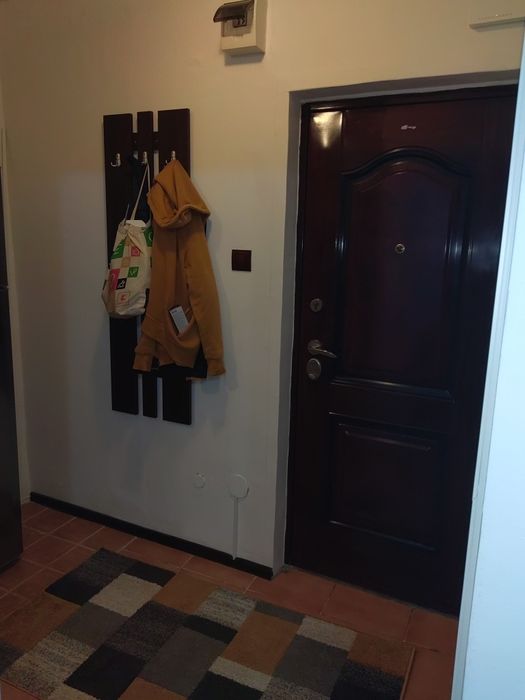 Inchiriez garsoniera Apostol Andrei