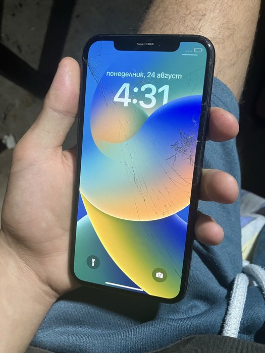 Продавам IPhone x 64gb