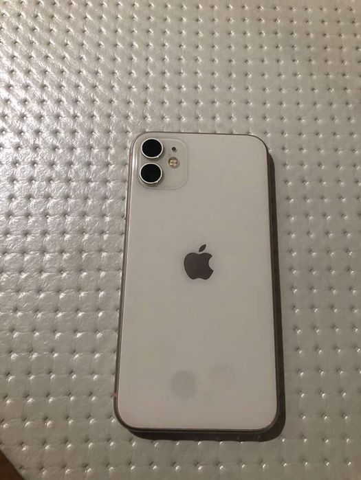 Продам айфон 11 идеал