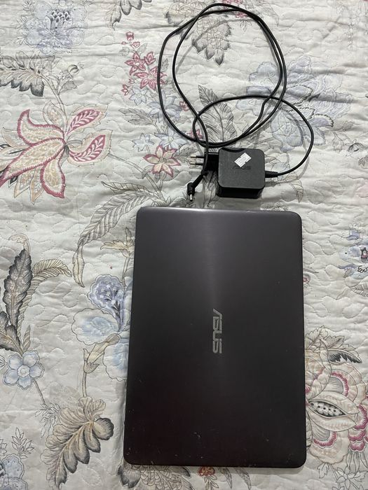 Продам ультрабук Asus Zenbook UX305FA