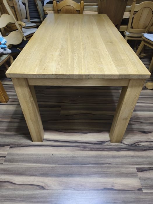 Masă din stejar masiv,impecabilă!