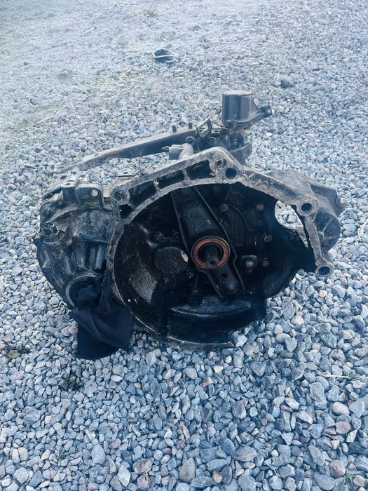 Каробка пассат б3 1.8