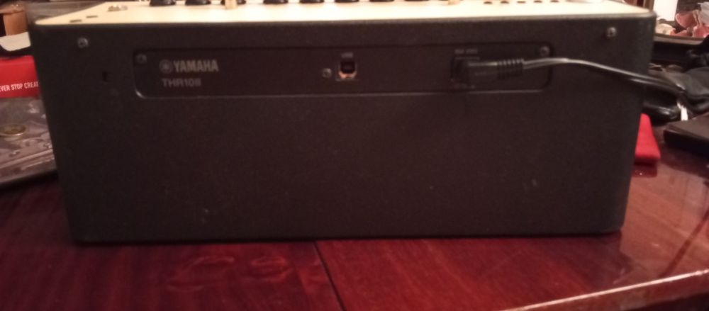 Гитарный комбик Yamaha THR10II