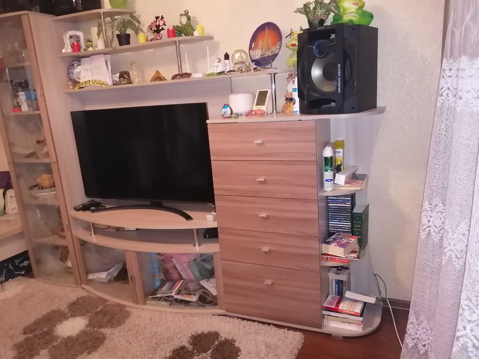 Продам гостиную.