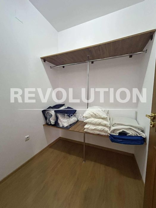 Тристаен апартамент в района на Бриз!