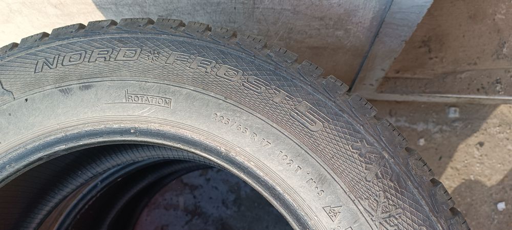 Шины. Зимние. Липучка с шипами.