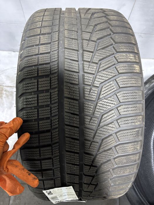 Anvelope Noi/demo de iarna Hankook 285 30 R22