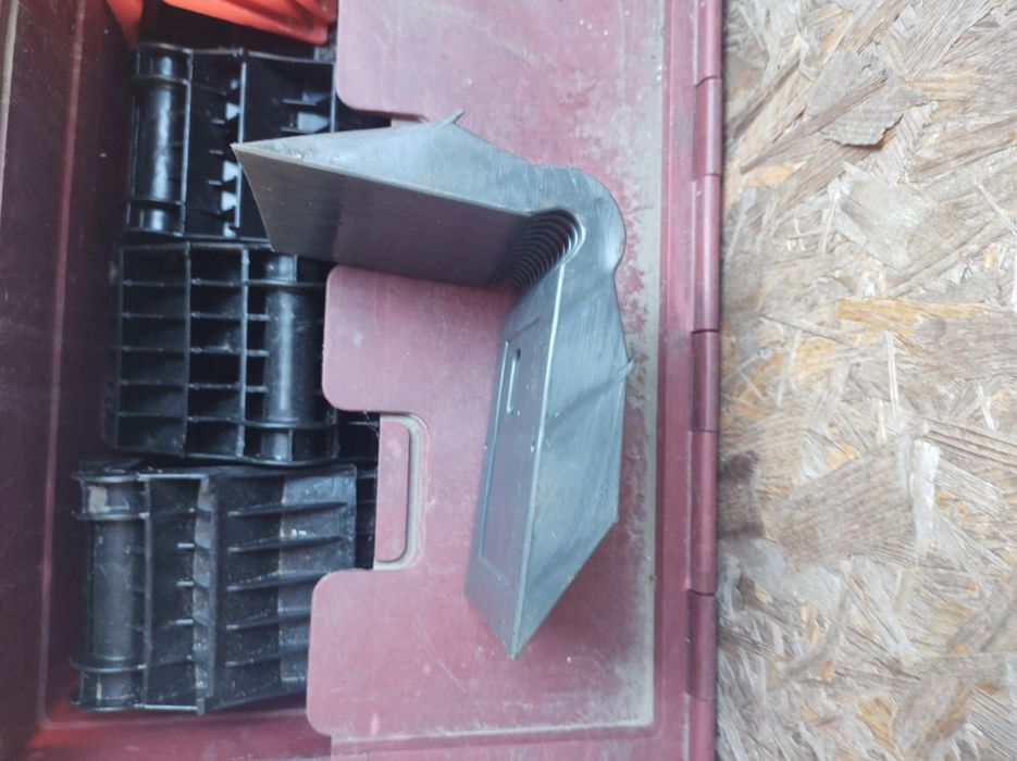 Bara pt blocat marfa și colțare