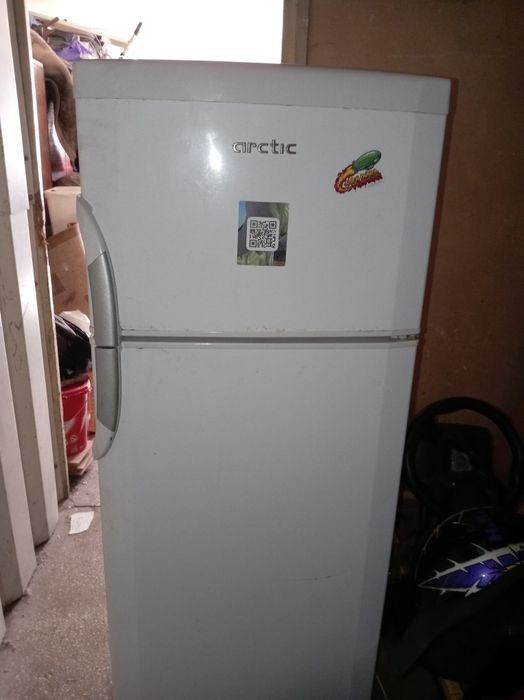 Frigider Artic cu congelator