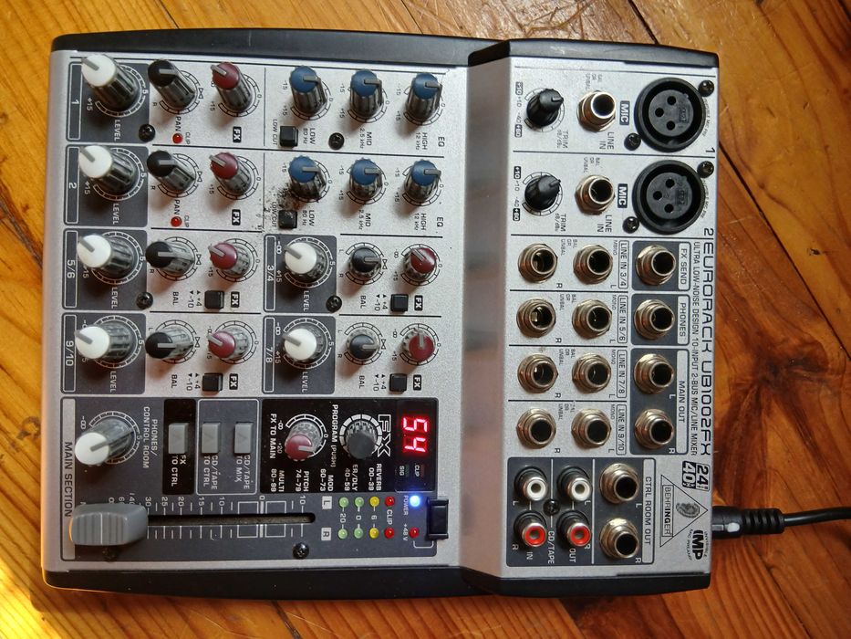 Миксер микспулт Behringer с ефекти