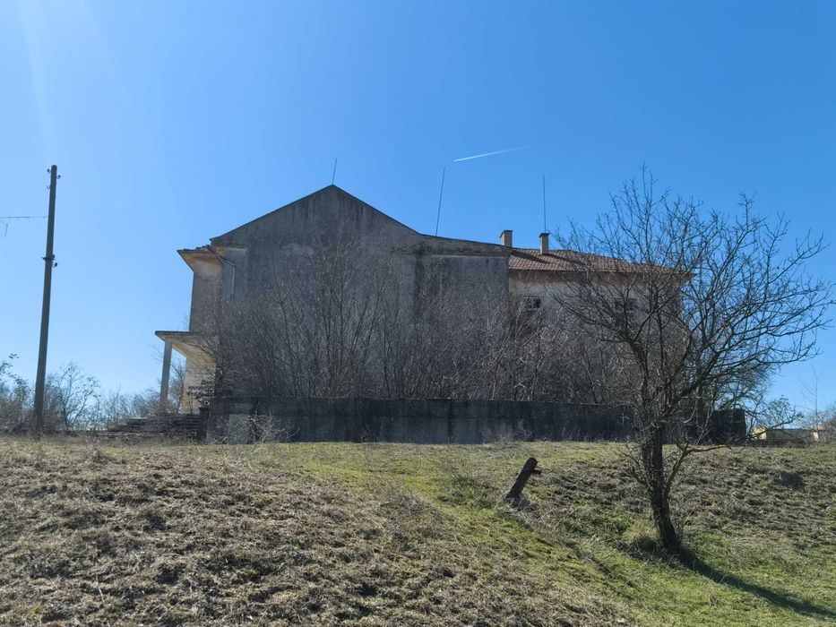 Продава се Промишлена сграда в с. Ханово, Област Ямбол - 387 кв.м за 388 €/кв.м - Снимка #2