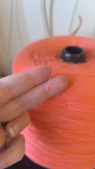 Пряжа в бобинах 500тг за 100грамм.