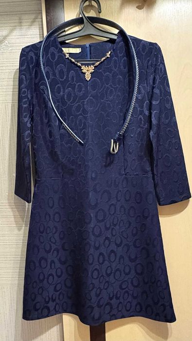 Продам платье б/у