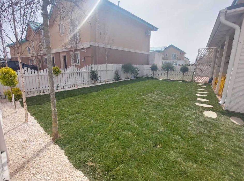 Montaj Gazon Rulou - Curti si Gradini