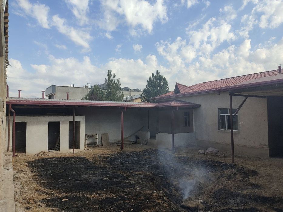 Срочно продается дом в Бостонлик тумани