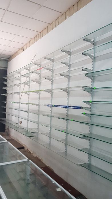 Ветрины и стеллажи