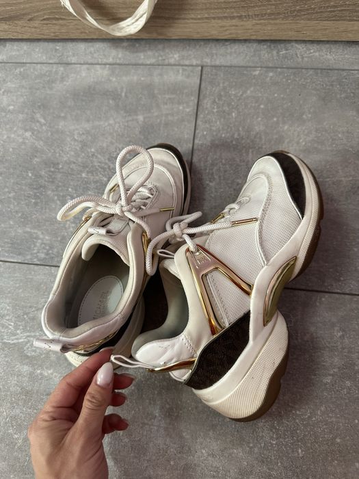 Маратонки Michael Kors, Love Moschino, Nike, Puma 36