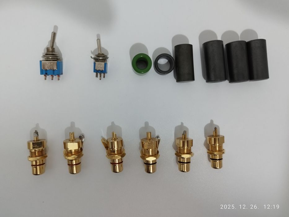 Vând condensatoare Nichicon  Gold,Elna duorex 2 toate împreunā 50ron