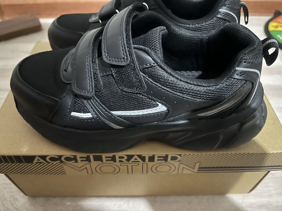 Продам кроссовки