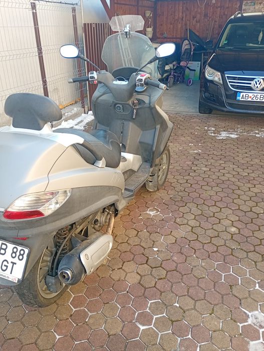 Vând Piagio MP3 300 cc