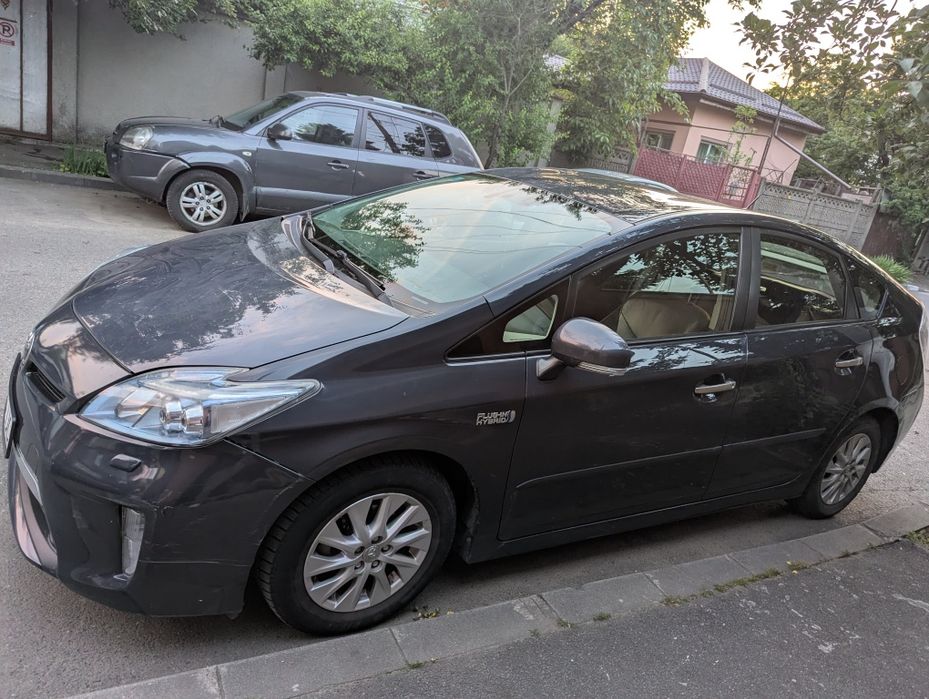 Toyota prius plug-in hybrid