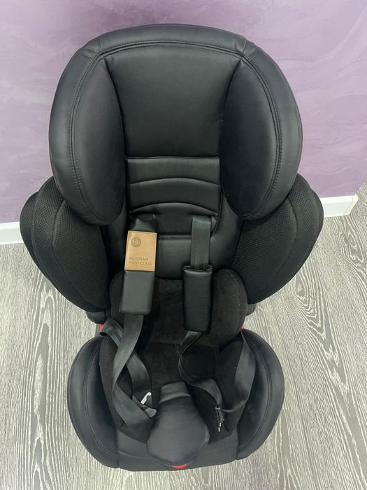 Продам детское авто кресло.