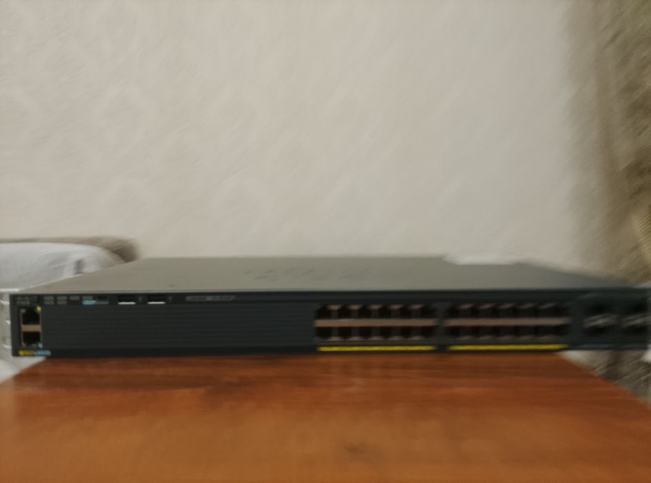 Коммутатор Cisco Catalyst WS-C2960X-24TS-L (24 порта, 4x SFP)