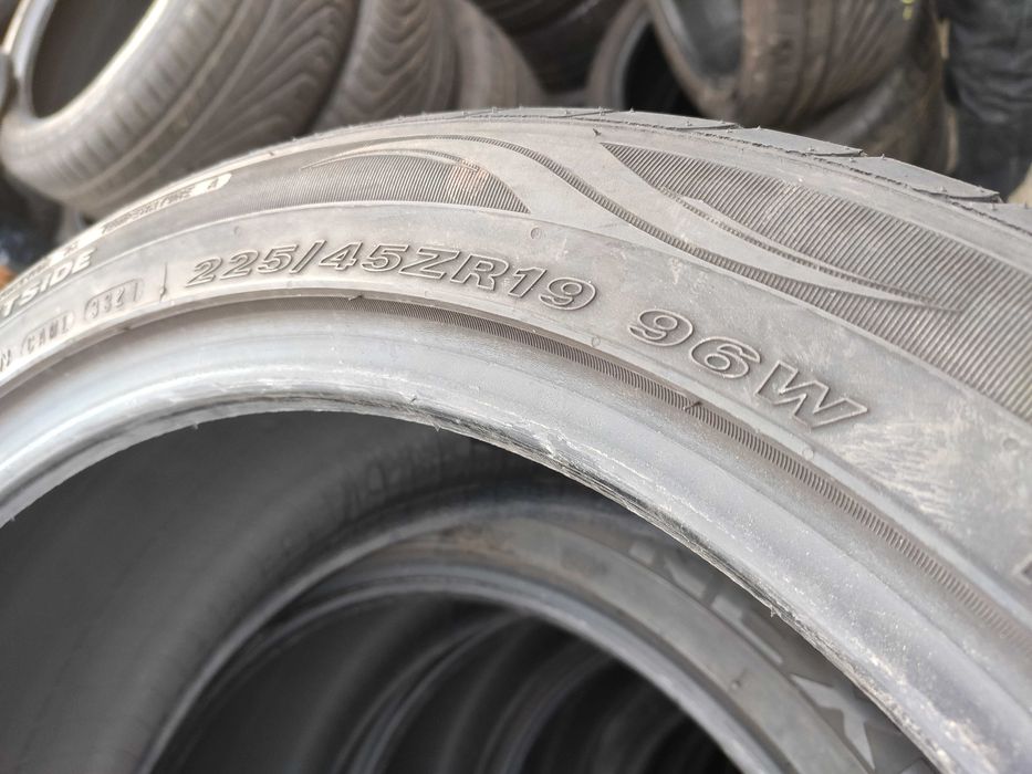 4бр Летни гуми 225 45 19 - Nexen