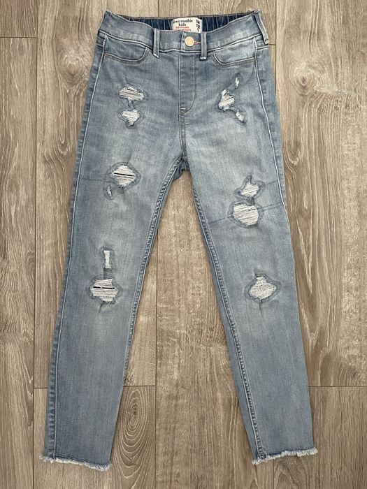 Pantaloni de jeans Abercrobie rupți pt.10-12 ani