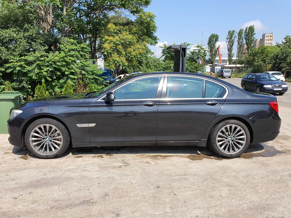 Продавам BMW 740i F01 2012
