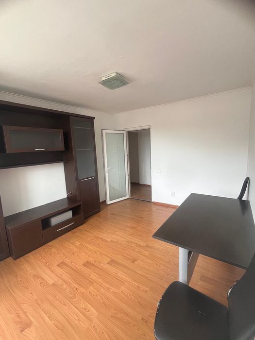 Vand apartament 3 camere
