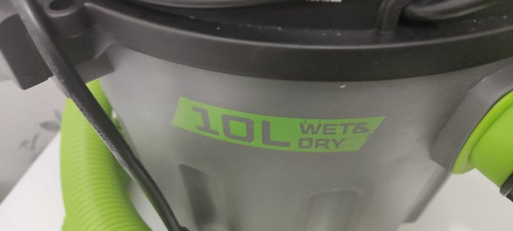 Пылесос почти новый