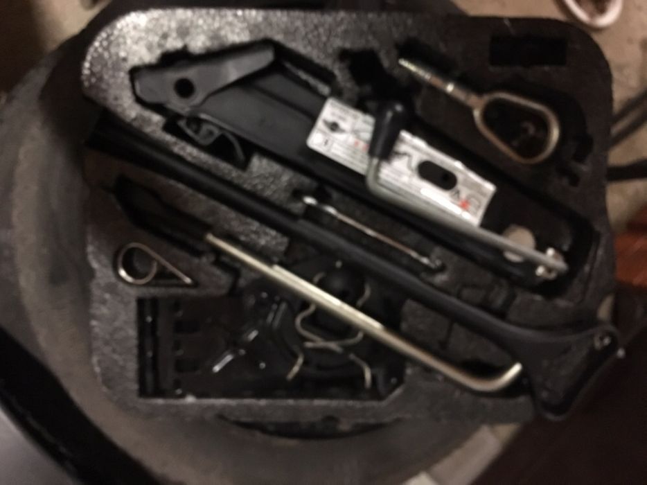 Kit pana. cric, coarba compresor rezerva pentru Mini R50 R56