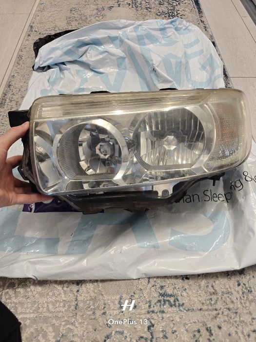 Vând Far Xenon Subaru Forester SG9 2006-2008